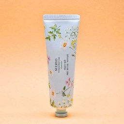 Увлажняющий крем для рук с экстрактом цветов ромашки Sulryo Perfumed Hand Cream Chamomile 80 мл