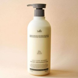 Увлажняющий безсиликоновый шампунь Lador Moisture Balancing Shampoo 